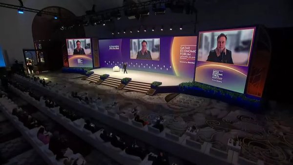 엘론 머스크, 인터뷰에서 테슬라, SpaceX, xAI에 대한 생각 나누기